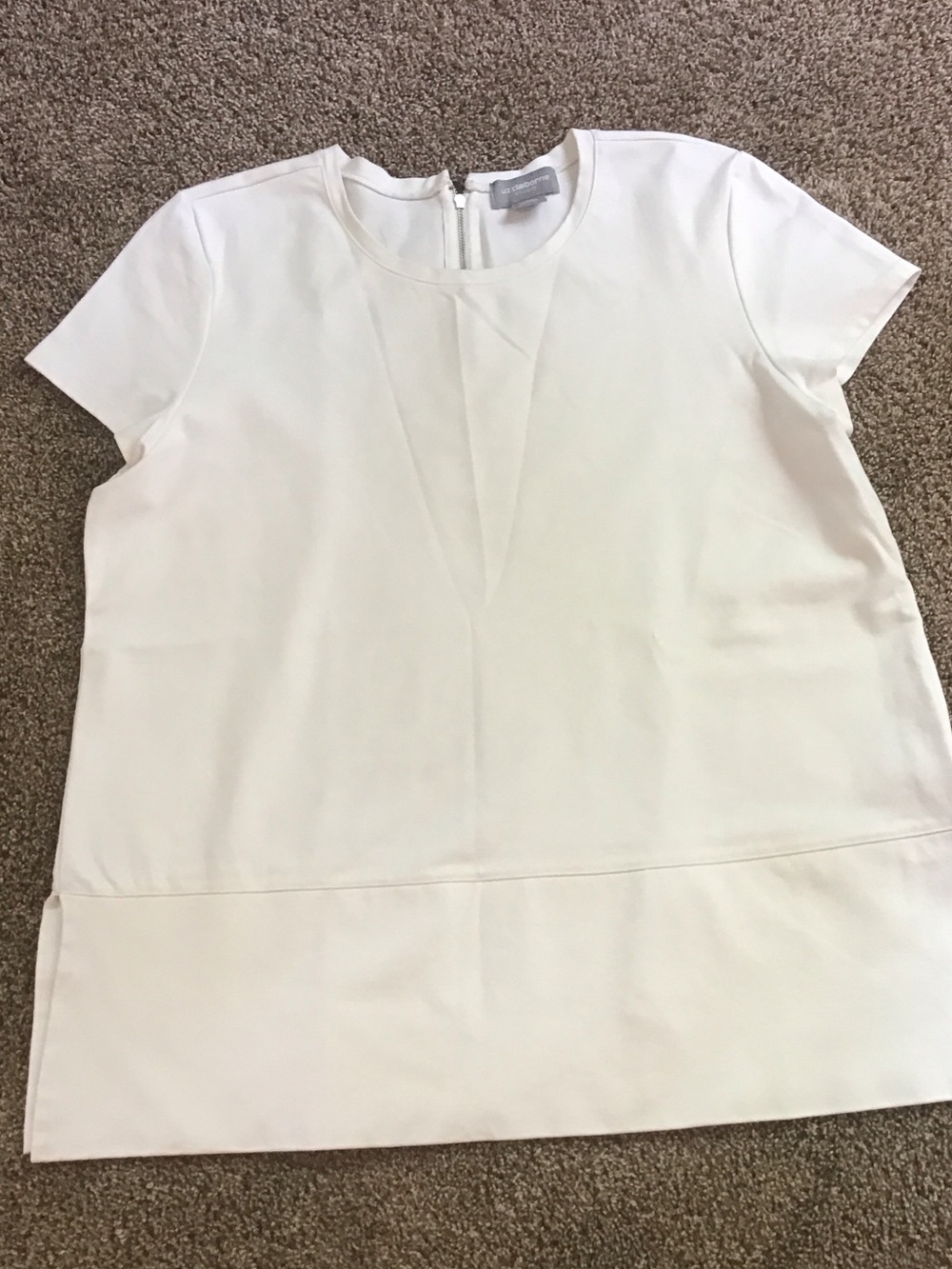 Liz Claiborne White Short Sleeve Round Neck Top